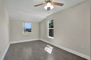 131 NE 51st St, Oakland Park, FL 33334 - Photo 16