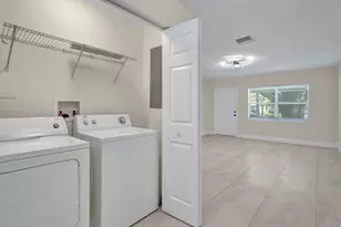 131 NE 51st St, Oakland Park, FL 33334 - Photo 20