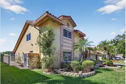 10750 NW 18th Place, Plantation, FL 33322 - Photo 2