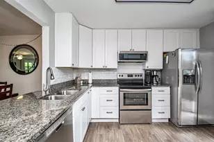 379 Ottawa Ct, Royal Palm Beach, FL 33411 - Photo 2