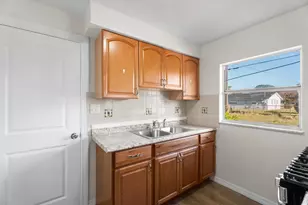 303 Essex Dr, Fort Pierce, FL 34946 - Photo 6