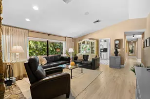 8730 Lake Dasha Terrace, Plantation, FL 33324 - Photo 10