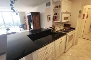 2121 N Ocean Blvd, Boca Raton, FL 33431 - Photo 10