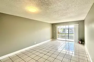 8040 N Colony Cir, Tamarac, FL 33321 - Photo 4