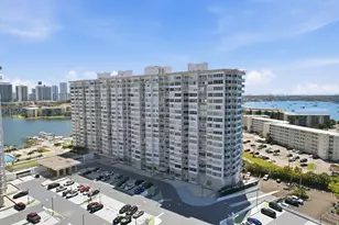 18011 Biscayne Blvd, Aventura, FL 33160 - Photo 2