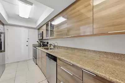 18011 Biscayne Boulevard #1502, Aventura, FL 33160 - Photo 4