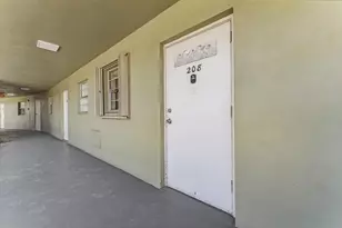 1638 Embassy Dr, West Palm Beach, FL 33401 - Photo 14