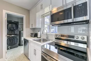 2009 NE 26th St, Wilton Manors, FL 33305 - Photo 6