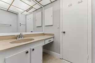 1638 Embassy Dr, West Palm Beach, FL 33401 - Photo 38