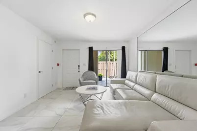 602 Executive Center Drive #Unit 105, West Palm Beach, FL 33401 - Photo 4