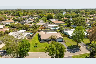 271 NW 89th Avenue, Coral Springs, FL 33071 - Photo 74