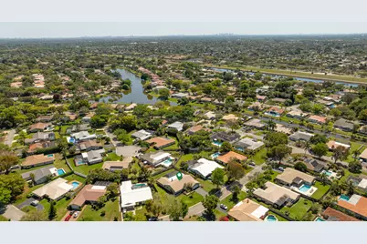 271 NW 89th Avenue, Coral Springs, FL 33071 - Photo 76