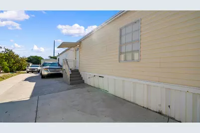 4905 NE 2nd Way, Pompano Beach, FL 33064 - Photo 2