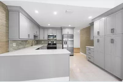 227 W Riverside Drive, Jupiter, FL 33469 - Photo 4