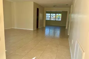 2505 NW 105th Ln, Sunrise, FL 33322 - Photo 4