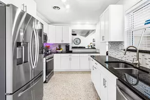 1603 Crest Dr, Lake Worth, FL 33461 - Photo 10