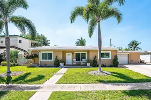1603 Crest Dr, Lake Worth, FL 33461 - Photo 1