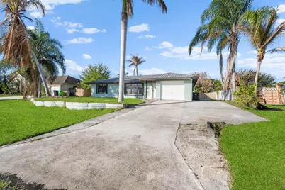 1672 SW Schleicher Lane, Port Saint Lucie, FL 34984 - Photo 2