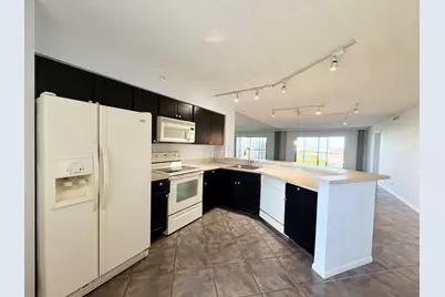 2205 S Cypress Bend Drive #908, Pompano Beach, FL 33069 - Photo 4