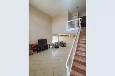 8448 NW 196th Terrace, Hialeah, FL 33015 - Photo 2