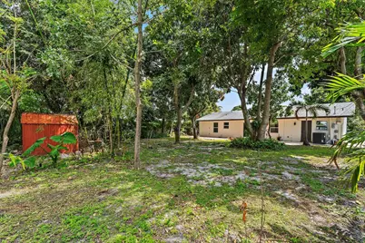 425 Greenbriar Drive, Lake Park, FL 33403 - Photo 32