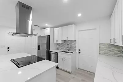 425 Greenbriar Drive, Lake Park, FL 33403 - Photo 12