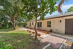 425 Greenbriar Dr, Lake Park, FL 33403 - Photo 30