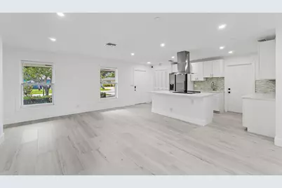 425 Greenbriar Drive, Lake Park, FL 33403 - Photo 8