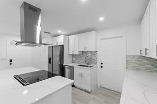 425 Greenbriar Dr, Lake Park, FL 33403 - Photo 12