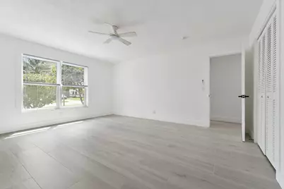 425 Greenbriar Drive, Lake Park, FL 33403 - Photo 14