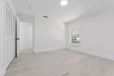 425 Greenbriar Drive, Lake Park, FL 33403 - Photo 18