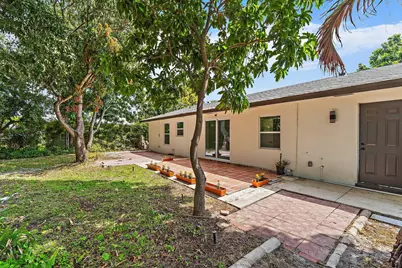 425 Greenbriar Drive, Lake Park, FL 33403 - Photo 30