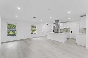 425 Greenbriar Dr, Lake Park, FL 33403 - Photo 8