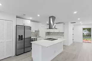 425 Greenbriar Dr, Lake Park, FL 33403 - Photo 10