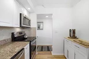 5370 Las Verdes Cir, Delray Beach, FL 33484 - Photo 10