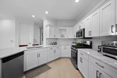 653 Castle Drive, Palm Beach Gardens, FL 33410 - Photo 10