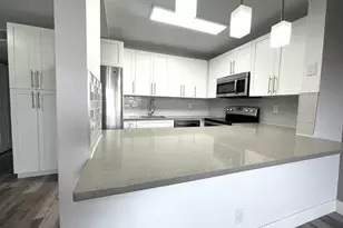 700 Village Green Ct, Palm Springs, FL 33461 - Photo 6