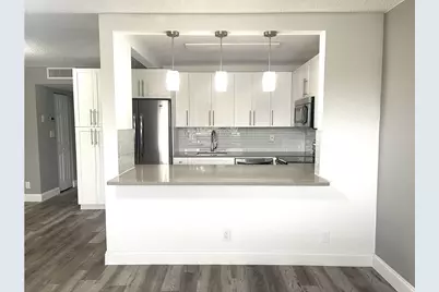 700 Village Green Court #319, Palm Springs, FL 33461 - Photo 4