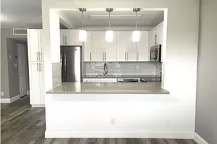 700 Village Green Ct, Palm Springs, FL 33461 - Photo 4