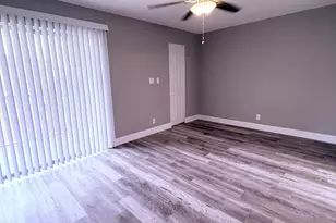 700 Village Green Ct, Palm Springs, FL 33461 - Photo 22