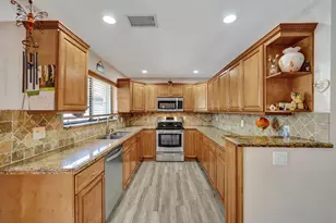 9355 NW 18th Dr, Plantation, FL 33322 - Photo 2