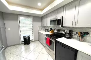 1714 Consulate Pl, West Palm Beach, FL 33401 - Photo 4