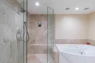 20201 E Country Club Dr, Aventura, FL 33180 - Photo 30