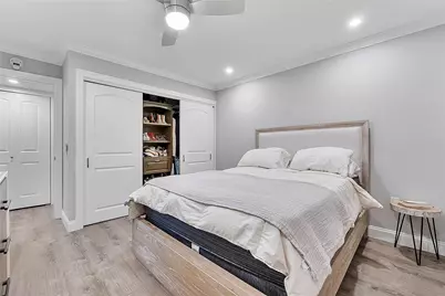 4230 Deste Court #305, Lake Worth, FL 33467 - Photo 12