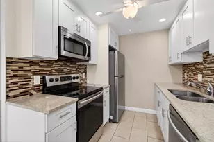 1017 Cornwall A, Boca Raton, FL 33434 - Photo 2