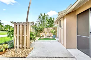 11866 Donlin Dr, Wellington, FL 33414 - Photo 4