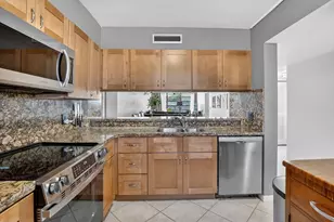 1528 Whitehall Dr, Davie, FL 33324 - Photo 8