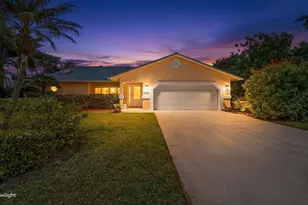 5040 SE Bent Wood Dr, Stuart, FL 34997 - Photo 2