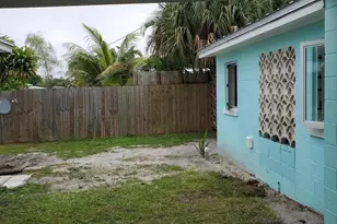 2574 NE Roberta St, Jensen Beach, FL 34957 - Photo 22