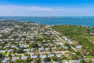 2574 NE Roberta St, Jensen Beach, FL 34957 - Photo 8